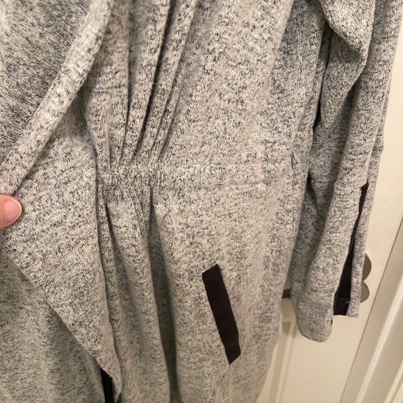 Chicos Zenergy Gray & Black Hooded Open Front Cardigan‎ Jacket Women’s 3, 16-18 - Picture 9 of 16